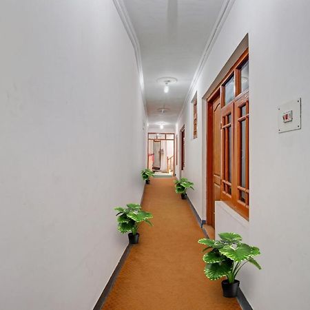 Super Oyo Capital O 91600 The Village Classic Hotel And Restaurant Срінагар Екстер'єр фото