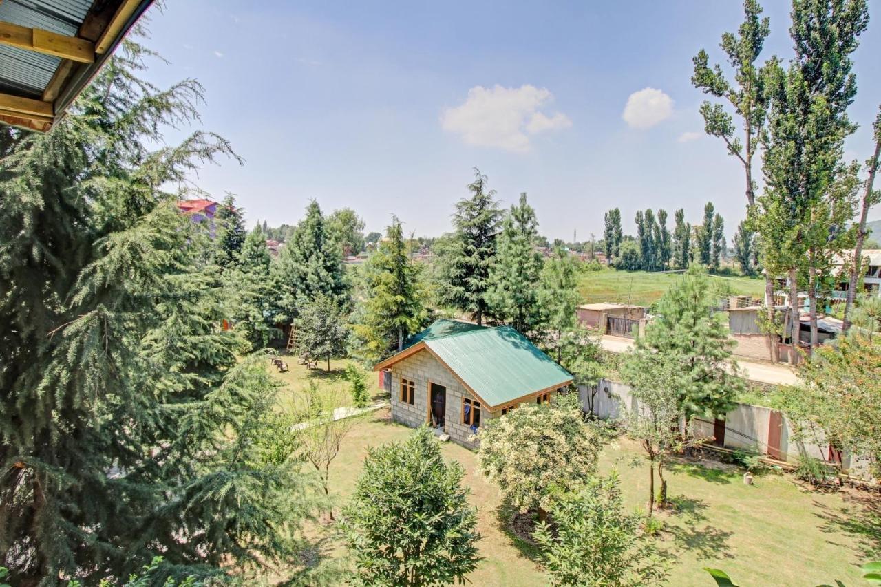 Super Oyo Capital O 91600 The Village Classic Hotel And Restaurant Срінагар Екстер'єр фото