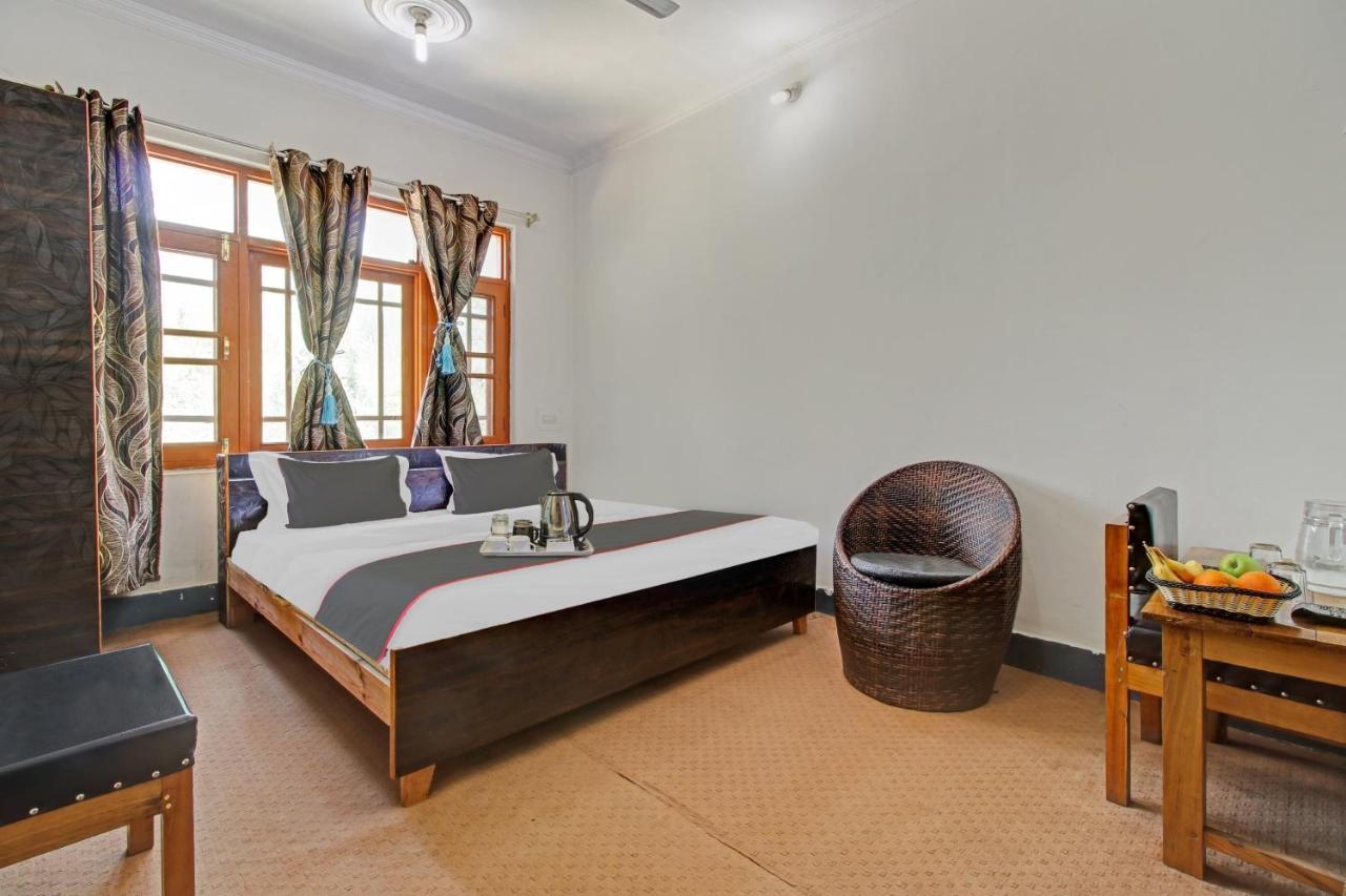 Super Oyo Capital O 91600 The Village Classic Hotel And Restaurant Срінагар Екстер'єр фото