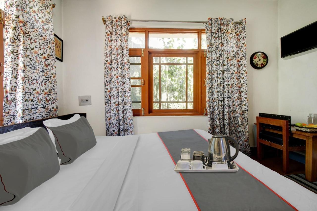 Super Oyo Capital O 91600 The Village Classic Hotel And Restaurant Срінагар Екстер'єр фото